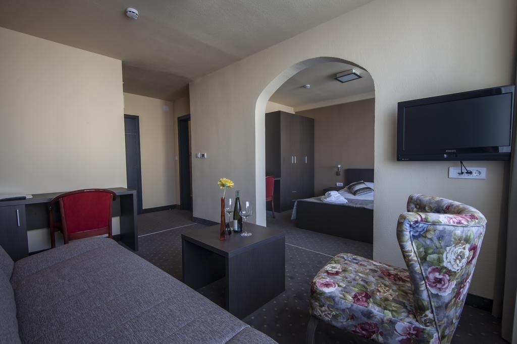 Drina Hotel Bijeljina Luaran gambar
